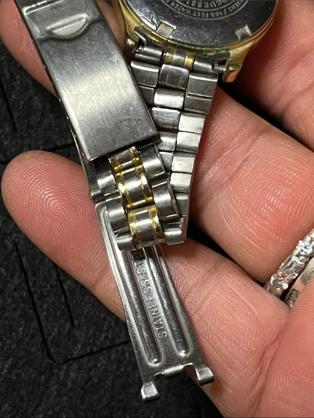 Guess women watch